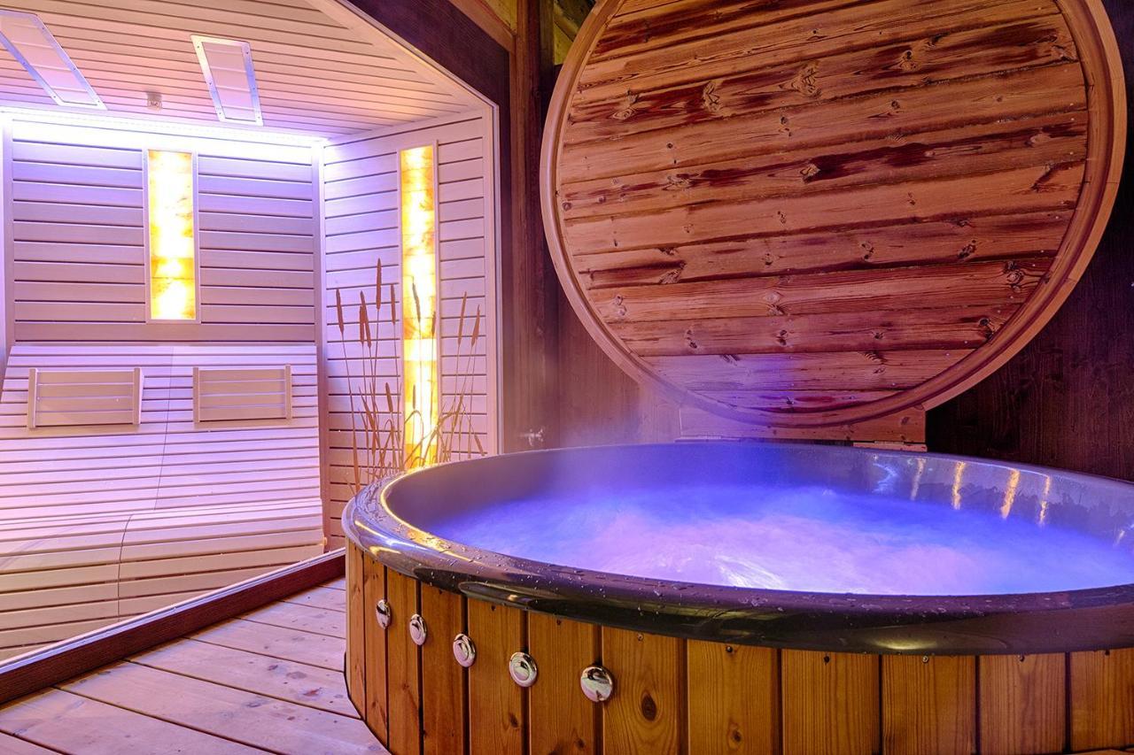 Romantik Hotel Baeren Duerrenroth エクステリア 写真